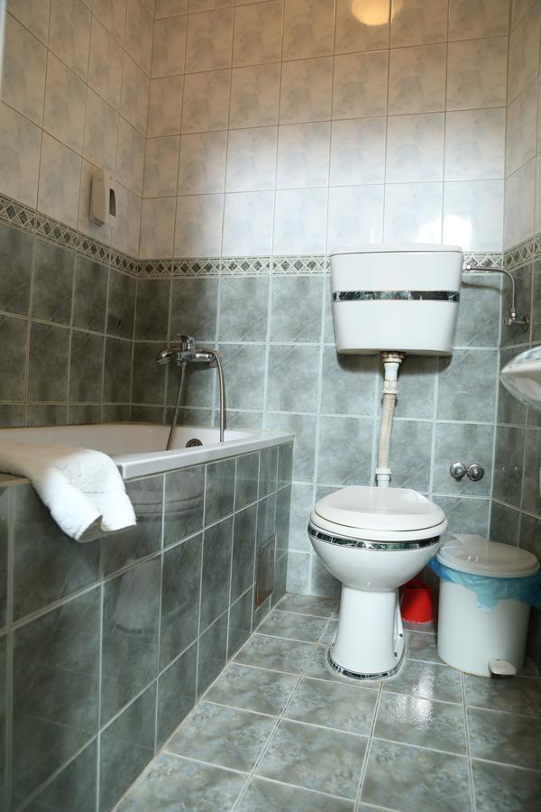 B&B Vila Bela Ruza Sremska Mitrovica Exterior foto