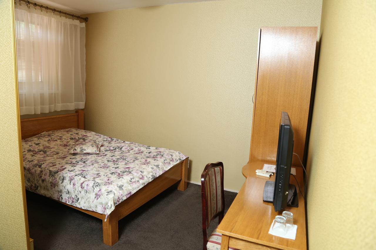 B&B Vila Bela Ruza Sremska Mitrovica Exterior foto