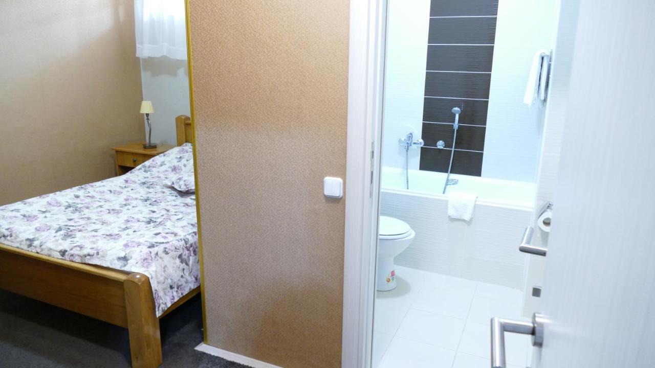 B&B Vila Bela Ruza Sremska Mitrovica Exterior foto
